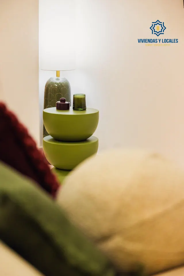Tu refugio de diseño en el corazón de Granada: Estilo, practicidad y comodidad a pie de calle. — 14