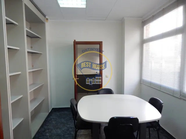 LOTE DE TRES LOCALES EN EL LLOMBO — 7