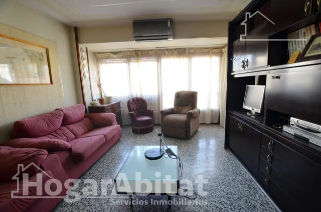 ¡Alicante centro! alto, luminoso y esquinero con terraza — 33