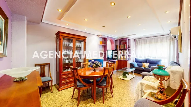 Piso en venta en Torrent, con tres habitaciones y dos baños. — 4