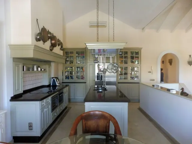 Precioso chalet de 6 dormitorios a 600m de la playa — 11