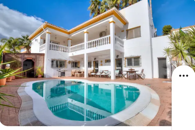 DOS HOGARES EN UNA MISMA VILLA | INDEPENDENCIA, PISCINA Y RE