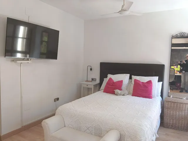 Espectacular adosado con buhardilla , apartamento independiente con baño y sin cocina, garaje doble y piscina en zona residencial premium — 31