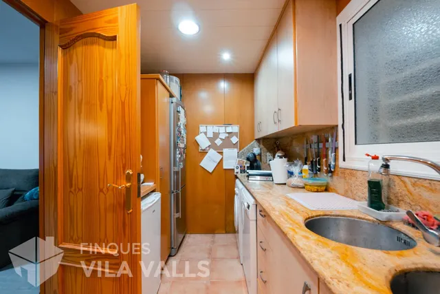 PISO CÉNTRICO CON BALCÓN, AMPLIOS ESPACIOS Y TERRAZA COMUNITARIA — 10