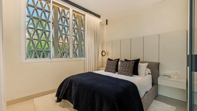 Apartamento de lujo reformado de 3 dormitorios y 2 baños con vistas al mar. Sierra Blanca — 28