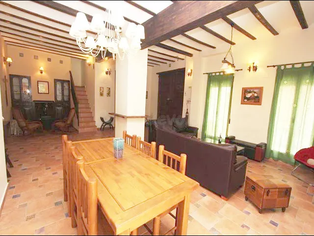 Casa rural con historia en Buñol: 5 habitaciones, 5 baños, j