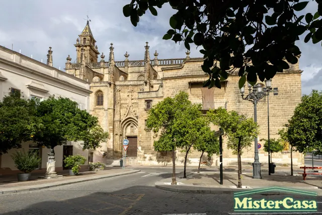 Piso Amplio en Pleno Barrio de Santiago 3 dormitorios y 2 baños — 35