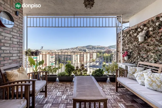 PISO REFORMADO CON VISTAS PANORÁMICAS A UN PASO DEL CENTRO DE GRANADA — 2
