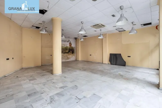 LOCAL COMERCIAL EN ARABIAL JUNTO HIPERCOR — 10