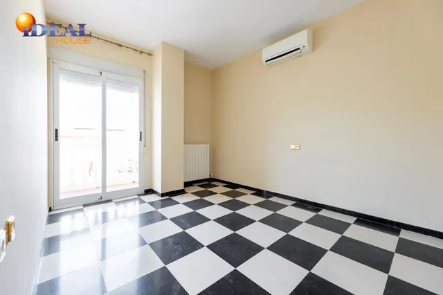 Amplio Chalet con piscina, pista deportiva y vistas en Ogíjares. — 20