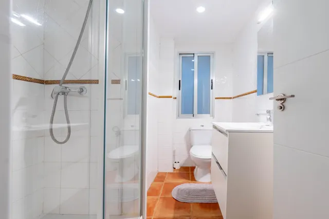 ALQUILER PARA ESTUDIANTES (ZONA REALEJO) — 30