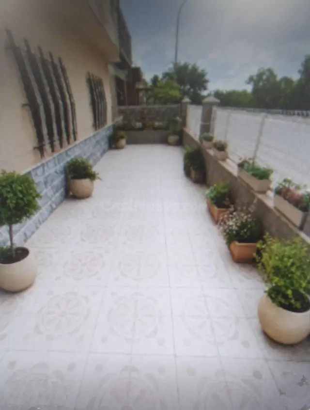 Amplia Planta Baja CON ACCESO A TRES CALLES en venta en Mira - foto 4