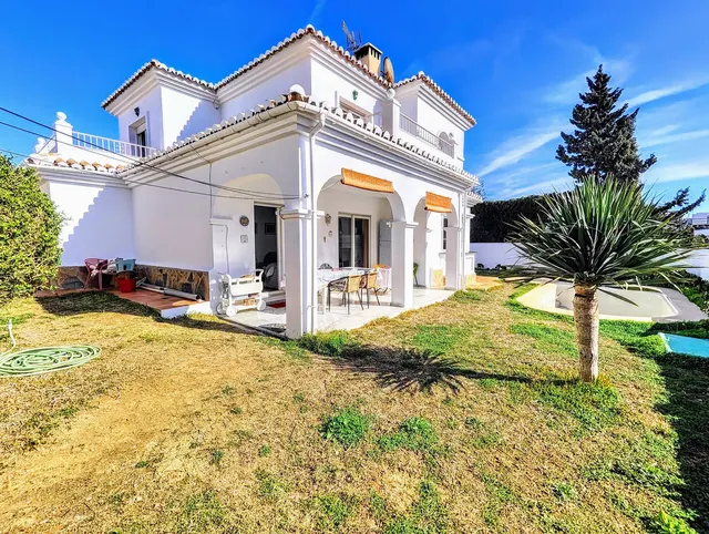 Chalet 4 habitaciones 206m² en venta - Centro — 46