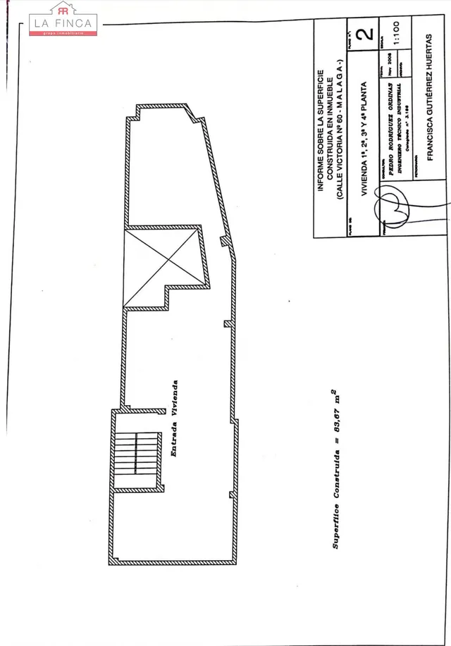 Edificio  con local comercial en plena Calle Victoria — 32