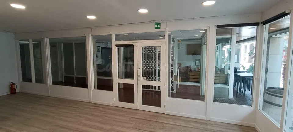 Local en alquiler de aprox. 40 m2 muy luminoso