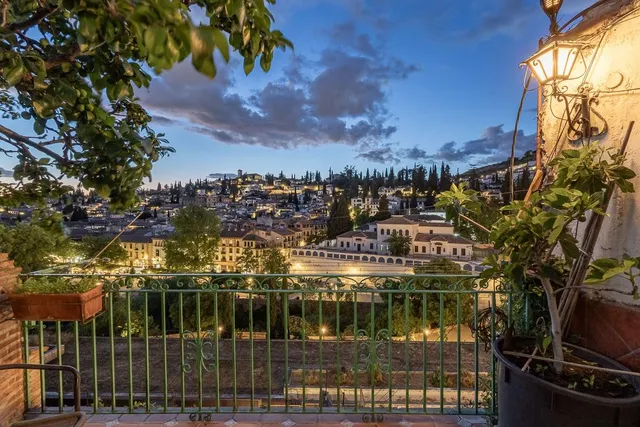 PRECIOSA CASA CON VISTAS A LA ALHAMBRA — 12