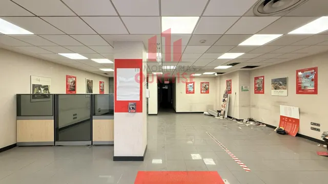 REF. 5650 VENTA DE DOS LOCALES COMERCIALES ACONDICIONADOS COMO OFICINAS — 3