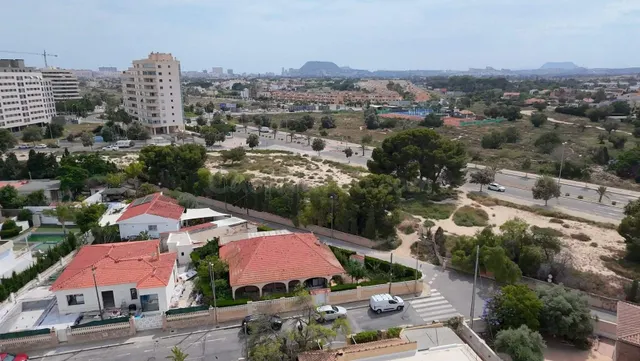 Elegante Casa de Alquiler en Playa Muchavista - El Campello - foto 3