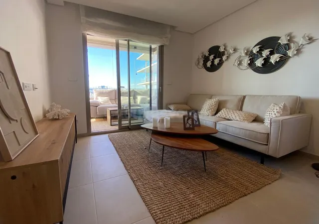 Ático de 2 y 3 Dormitorios y 2 Baños con Piscina y Terraza e - foto 5