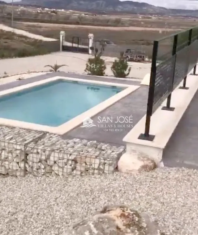 SE VENDE ESPECTACULAR CHALET DE LUJO EN MONOVAR. — 3
