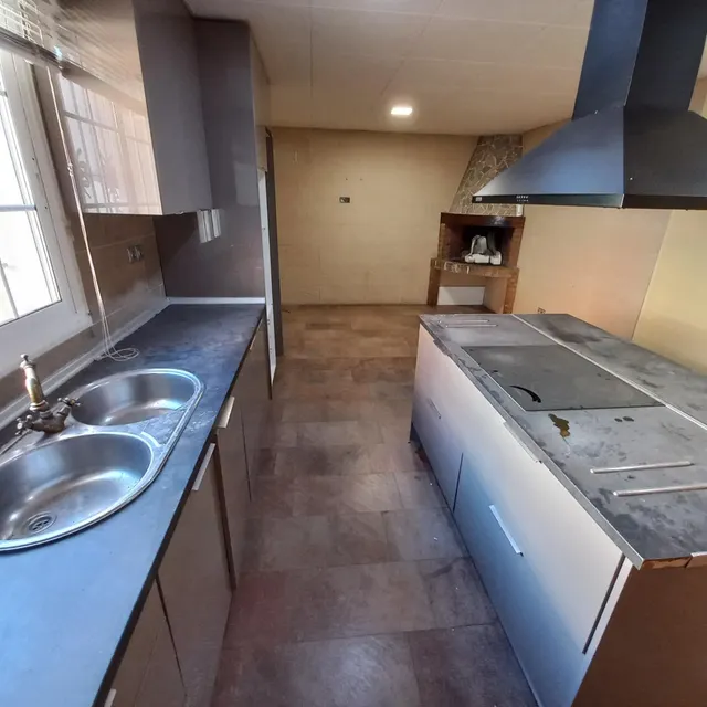 Gran casa con local de 160m2 en Reus — 6