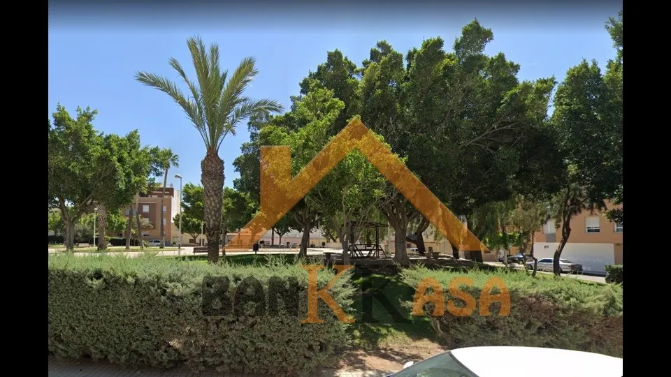 SE VENDE O SE ALQUILA LOCAL COMERCIAL EN SANTA MARÍA DEL ÁGUILA ZONA LEVANTE
