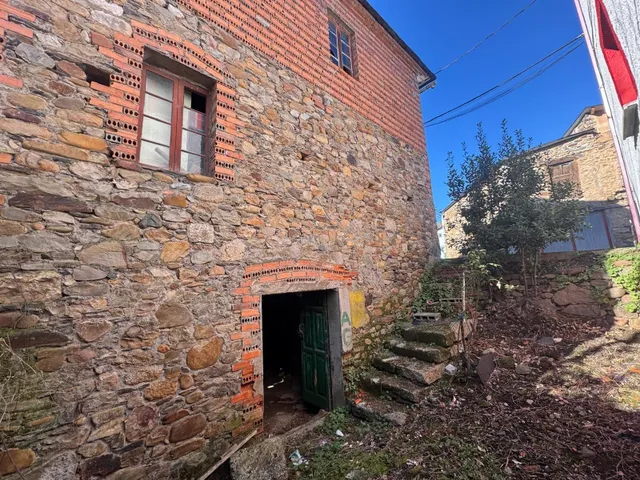 SE VENDE CASA SEMIREFORMADA EN SAN MIGUEL DE LAS DUEÑAS — 3