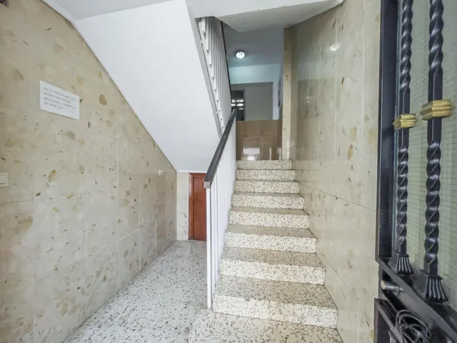 Piso de 3 Dorm. en Armilla (frente al AYUNTAMIENTO y Metro) — 28