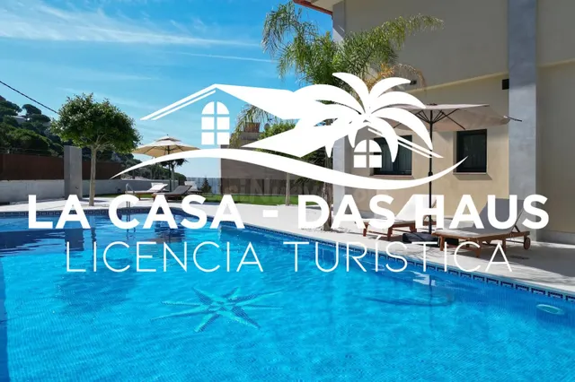EN EXCLUSIVA – Espectacular villa de lujo con LICENCIA TURÍS