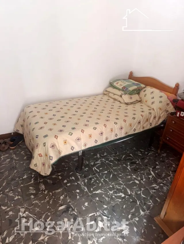ACOGEDORA CASA CON 4 DORMITORIOS Y VISTAS AL CASTILLO — 13