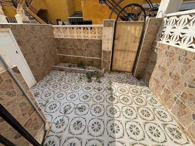 FABULOSA VIVIENDA ADOSADA, IDEAL PARA PAREJAS JOVENES, RODEADA DE TODOS LOS SERVICIOS — 4