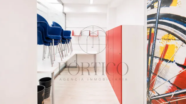 ¡Gran Oportunidad! Amplio local en O Porriño. — 7