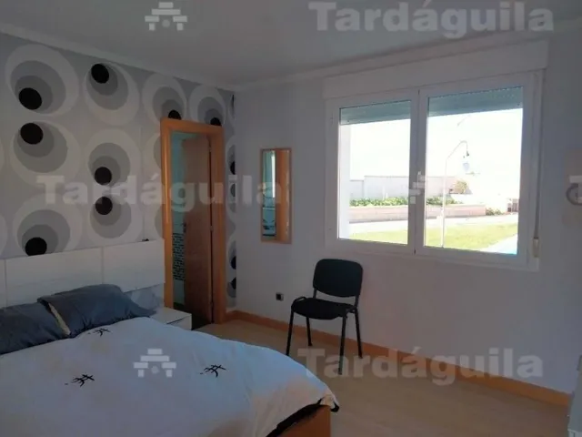 CHALET  INDEPENDIENTE EN URBANIZACION DE VILLAMAYOR — 47