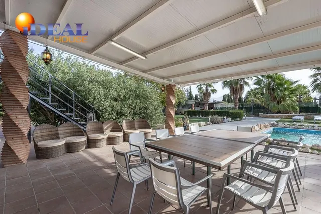 Chalet independiente con pozo propio y placas solares — 4