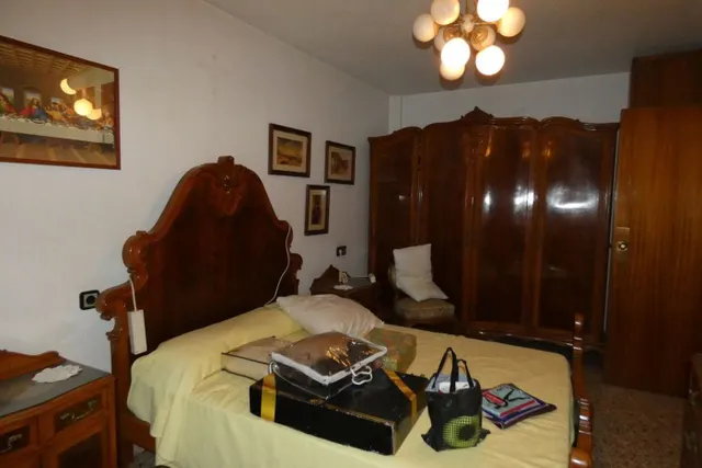 VENTA DE PISO + LOCAL — 18
