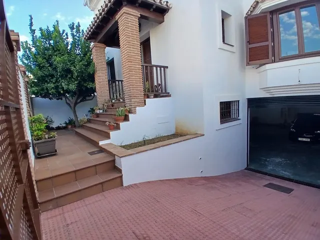 Chalet 4 habitaciones 190m² en venta - Centro — 28
