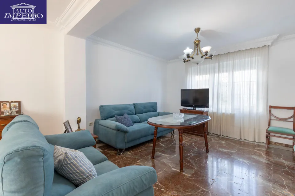 Casa en esquina en venta en Las Gabias