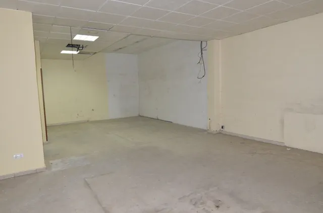 Urbis te ofrece un local comercial en zona San Cristóbal, Salamanca. — 5