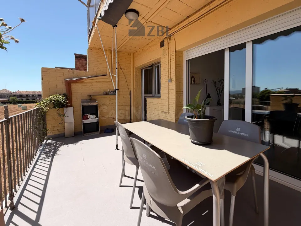 PISO EXTERIOR DE 90 m2 CON TERRAZA, BALCÓN Y VISTAS DESPEJADAS EN SANTPEDOR