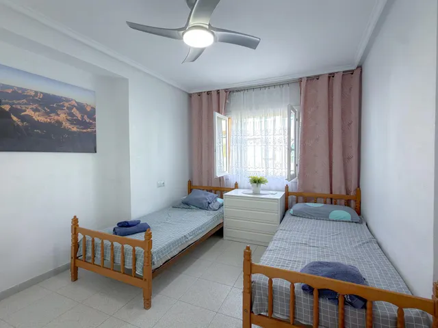 Acequion! Fantastico apartamento con amplia terraza y vistas laterales al mar + Gigantesca piscina comunitaria + Licencia turística (300 mts playa) — 14