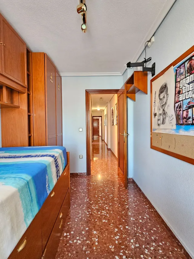 Piso de 3 dormitorios con terraza y garaje en San Vicente del Raspeig — 32