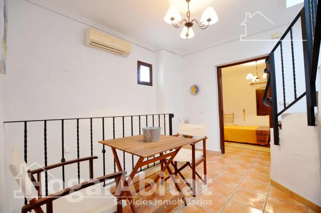 AMPLIA CASA  REFORMADA ESQUNERA CON TERRAZA Y BARBACOA — 46