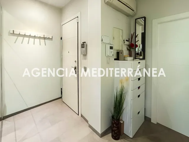 ¡Exclusivo ático reformado a la venta en el corazón de Arran - foto 3