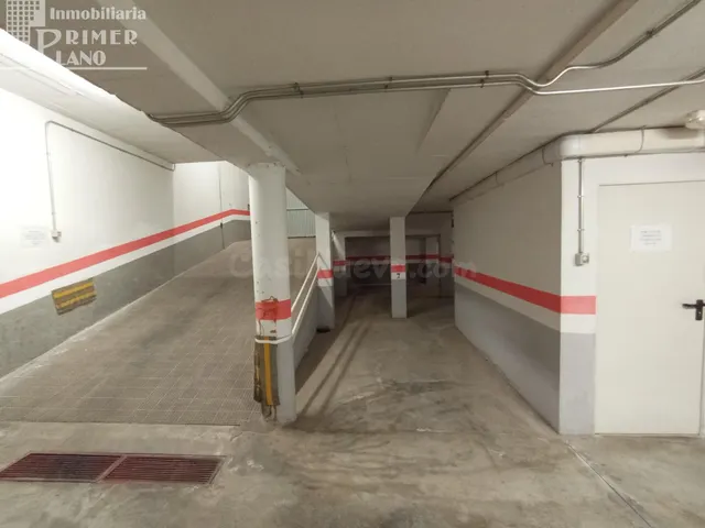 Oportunidad Única en venta y alquiler: Parking en el centro  - foto 3