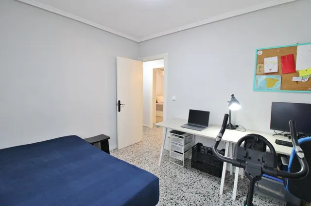 ¡Oportunidad única de inversión en Alicante! Piso en venta en Pinoso, 9 – 1º Izquierda — 19