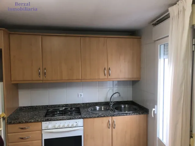 Casa de pueblo, para entrar a vivir, en entorno privilegiado de montaña. — 48