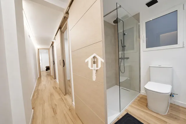 Entreplanta totalmente reformada con 2 patios en exclusiva en zona benalúa de Alicante — 24