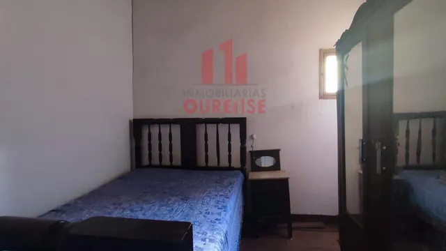 CASA INDEPENDIENTE DE PIEDRA CERCA DE LA MANCHICA Y PRÓXIMA A LA ENTRADA DE LA AG-31, dirección a Ourense-Celanova. — 21