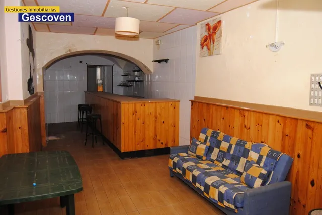 VIVIENDA CÉNTRICA CON AMPLIAS POSIBILIDADES — 13