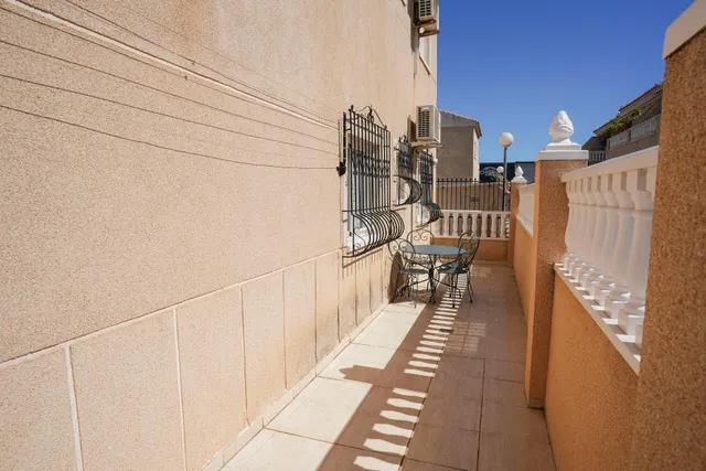 ESTUPENDA VIVIENDA EN PLANTA BAJA CON PISCINA COMUNITARIA — 20